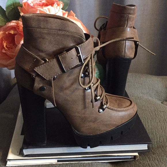 Platform women booties - Picture 2 of 6